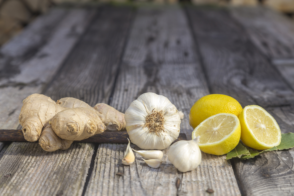 Öskürəyin dərmanı - Zəncəfil, limon, sarımsaq…